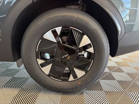 New 2026 Kia Sportage LX image 8