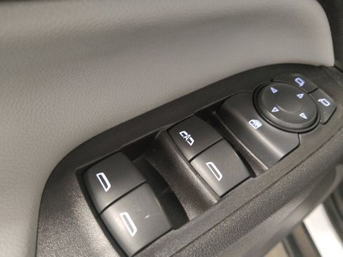 Used 2022 Chevrolet Equinox LS FWD image 27
