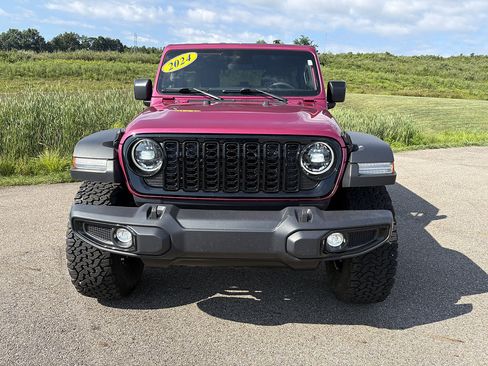 Used 2024 Jeep Wrangler Unlimited Sport AWD/4WD image 8