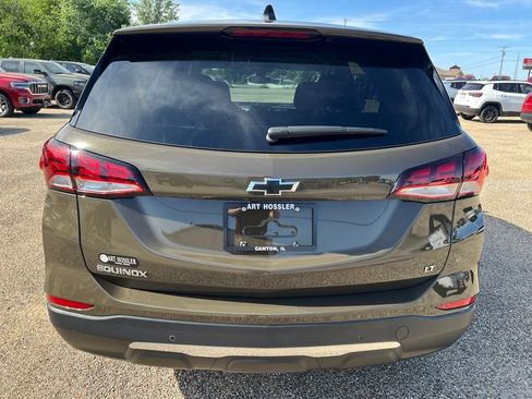 Used 2024 Chevrolet Equinox LT w/ LPO, Floor Liner Package FWD image 4