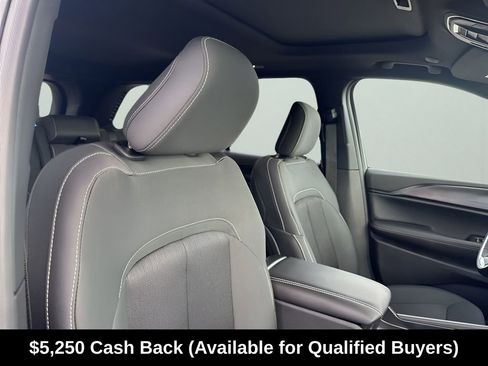 New 2025 Jeep Grand Cherokee Laredo X w/ Luxury Tech Group I RWD image 16