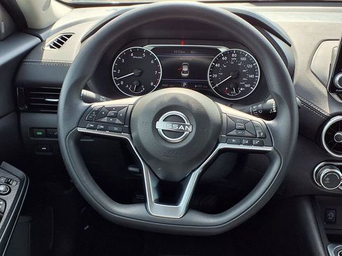 Used 2024 Nissan Sentra SV FWD image 21