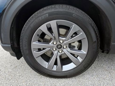 Used 2024 Ford Explorer XLT w/ Equipment Group 202A image 14