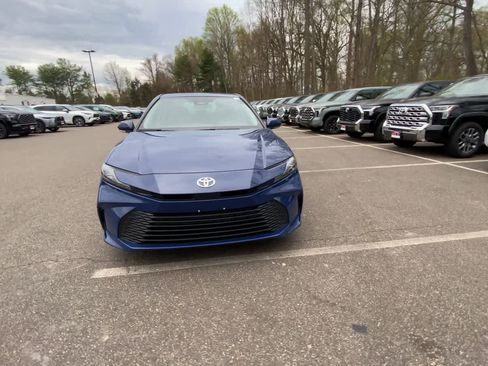 Used 2025 Toyota Camry LE image 6