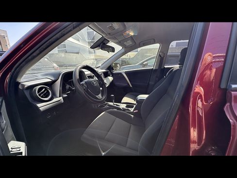 Used 2018 Toyota RAV4 LE w/ All Weather Liner Package FWD image 6