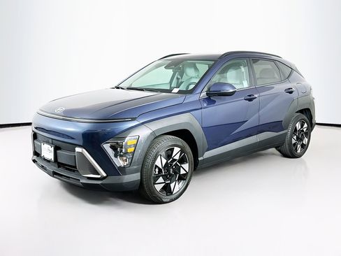 Used 2024 Hyundai Kona SEL FWD image 3