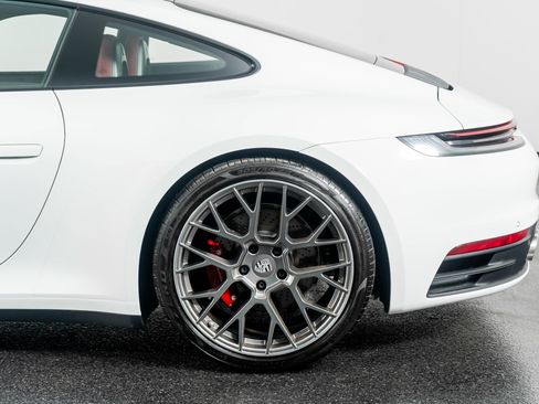 Used 2021 Porsche 911 Carrera 4S image 17