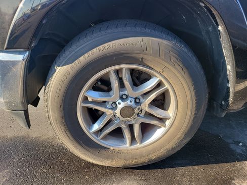 Used 2019 RAM 1500 Laramie image 9