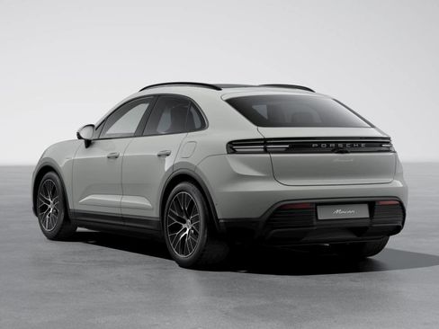 New 2026 Porsche Macan 4 Electric image 3