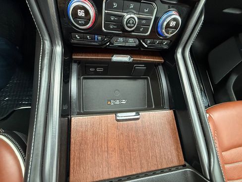 Used 2024 GMC Yukon Denali Ultimate image 35