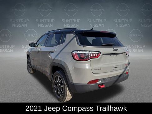 Used 2021 Jeep Compass Trailhawk image 3