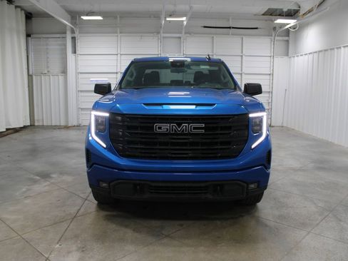 Used 2023 GMC Sierra 1500 Elevation w/ LPO, Elevation Black Package image 3