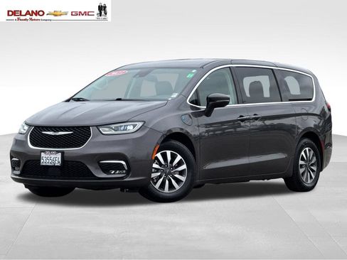 Used 2023 Chrysler Pacifica Touring-L FWD image 1