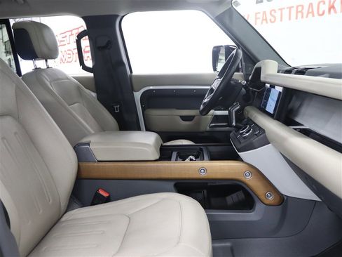 Used 2020 Land Rover Defender 110 HSE image 21