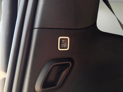 Used 2023 Jeep Wagoneer 4WD w/ Premium Group I image 27