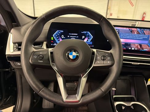 Used 2025 BMW X2 xDrive28i AWD/4WD image 11