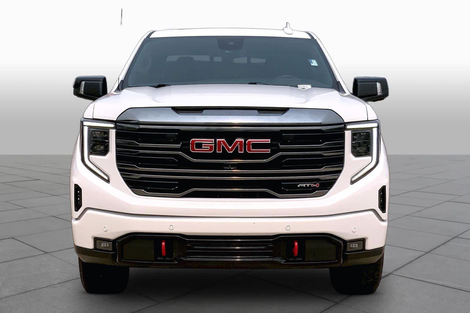 Used 2024 GMC Sierra 1500 AT4 w/ Technology Package AWD/4WD image 3