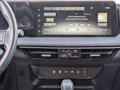 Certified 2025 Nissan Kicks SR image 13