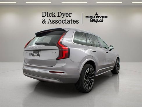 New 2026 Volvo XC90 B6 Plus w/ Protection Package Premier image 2