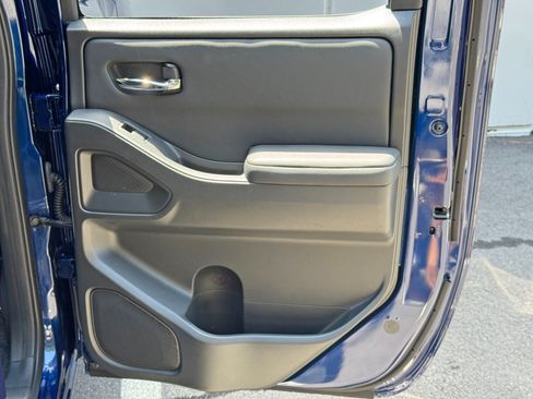 Used 2023 Nissan Frontier SV w/ SV Premium Package RWD image 42