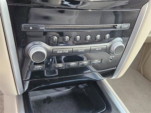 Used 2013 Nissan Pathfinder S image 21