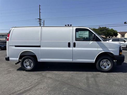 New 2026 Chevrolet Express 2500 w/ Driver Convenience Package RWD image 4