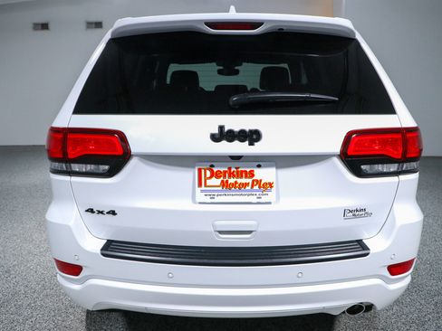 Used 2022 Jeep Grand Cherokee Laredo X AWD/4WD image 8