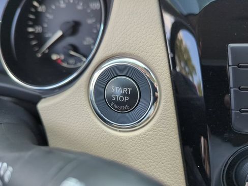 Certified 2019 Nissan Rogue SV FWD image 47