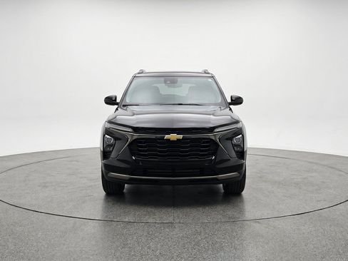 Used 2025 Chevrolet TrailBlazer LT FWD image 2