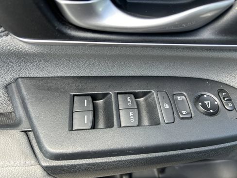 Used 2017 Honda CR-V EX image 17