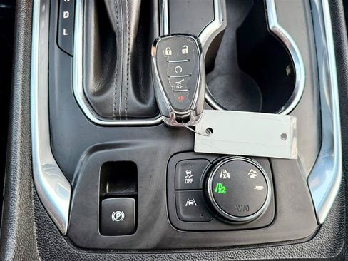 Used 2019 Chevrolet Traverse Premier AWD/4WD image 28