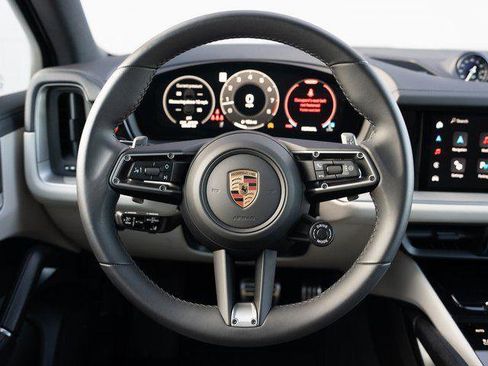 Certified 2025 Porsche Cayenne S AWD/4WD image 22