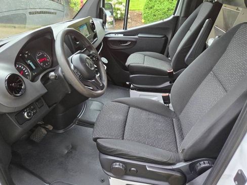 Used 2019 Mercedes-Benz Sprinter 144 image 20