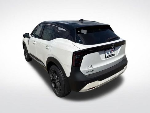 New 2026 Nissan Kicks SR FWD image 6