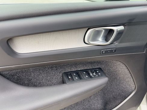 Certified 2025 Volvo XC40 B5 Plus image 12