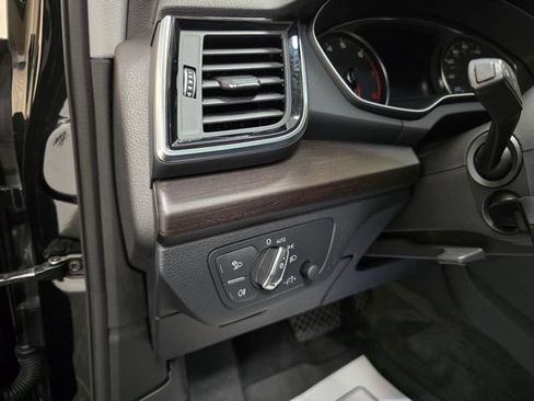 Used 2023 Audi Q5 2.0T Premium w/ Convenience Package AWD/4WD image 17