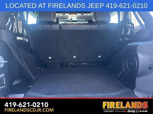 Used 2012 Jeep Wrangler Unlimited Rubicon image 9