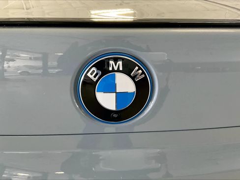 Used 2025 BMW 750e xDrive w/ Premium Package image 15
