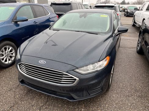 Used 2020 Ford Fusion SE image 4