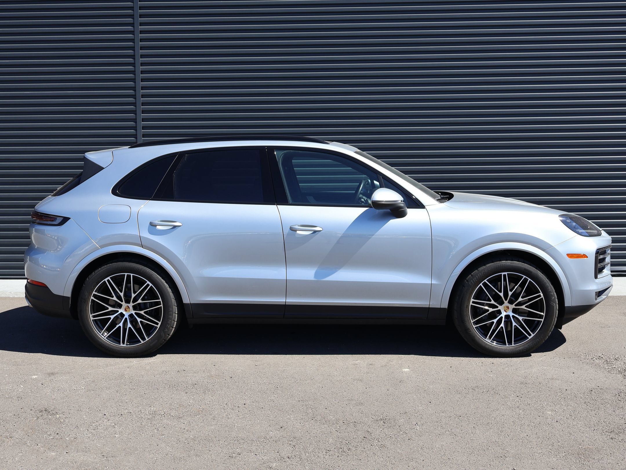 Used 2024 Porsche Cayenne AWD/4WD image 11