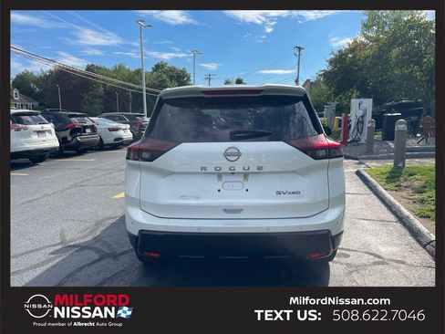 Used 2024 Nissan Rogue SV AWD/4WD image 4