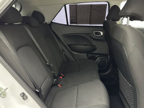 Used 2021 Hyundai Venue SE image 30