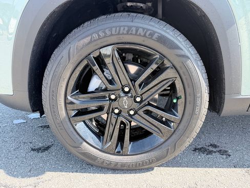 Used 2025 Chevrolet Trax ACTIV w/ Driver Confidence Package FWD image 30
