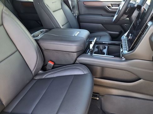 New 2026 GMC Yukon Denali w/ Sun & Power Step Package image 9