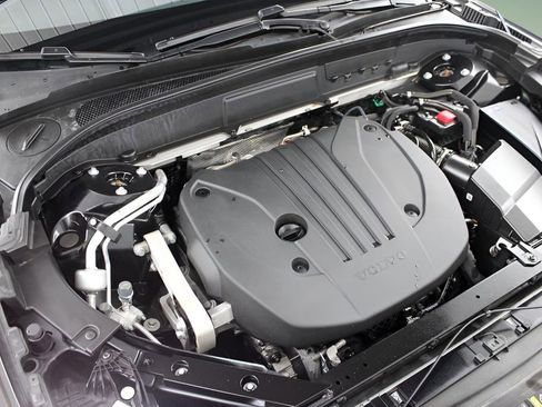 Certified 2023 Volvo XC60 B5 Ultimate w/ Climate Package image 25