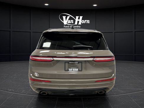 Used 2025 Lincoln Corsair Grand Touring AWD/4WD image 4