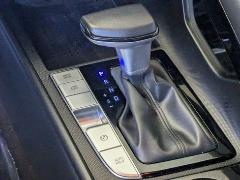 Used 2023 Hyundai Elantra Limited image 21