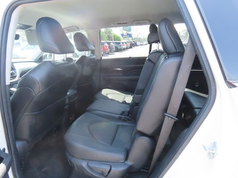 Used 2024 Toyota Grand Highlander AWD image 21