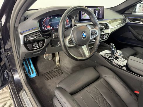 Used 2023 BMW 540i w/ M Sport Package RWD image 4