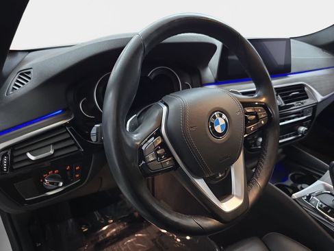 Used 2019 BMW 530e xDrive w/ Convenience Package AWD/4WD image 19